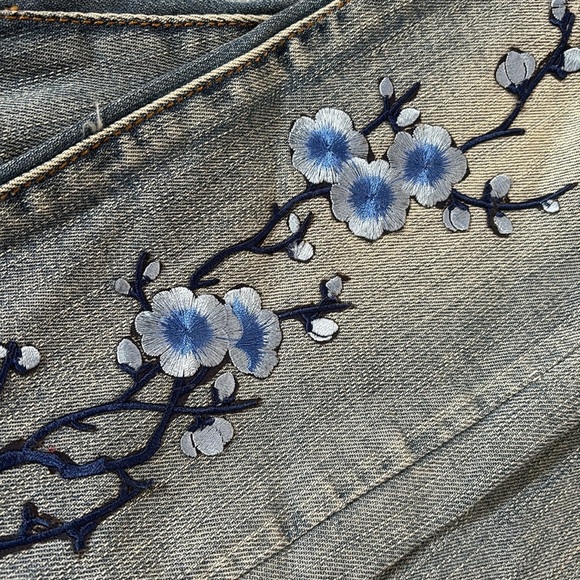💠Trendy Jeans with Embroidery Flower Design💠 - Picture 9 of 9